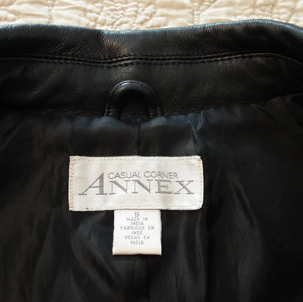 CASUAL CORNER ANNEX, BEAUTIFUL GENUINE BLACK LEATHER JACKET, SIZE SMALL - Picture 4 of 16